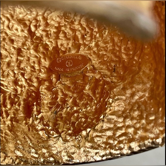 CHANEL⭐️RaRe⭐️Vintage Quilted Byzantine Cuff Bracelet, 1980s⭐️w/box & COA⭐️ - Picture 9 of 11